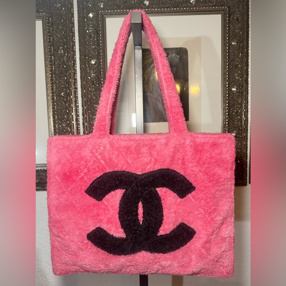 1992 RUNWAY CHANEL PINK / BLACK CC TERRY TOWEL XL CC LOGO TOTE / BEACH BAG firm
